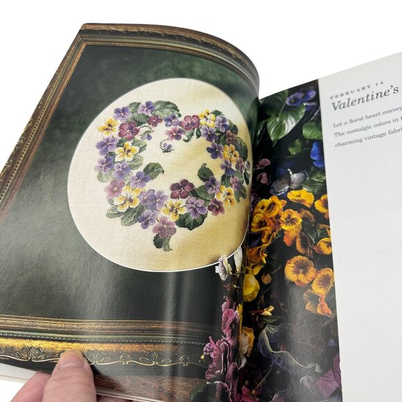 Vanessa-Anns Holidays In Cross-Stitch Book By Oxmoor House 1994 - Picture 5 of 6